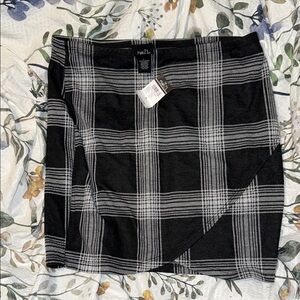 Rue21 Black and White Plaid Pencil Skirt